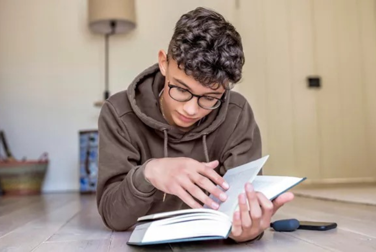 Freiner la myopie chez l’enfant : votre opticien Optimium à Pornic est spécialiste Miyosmart