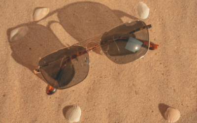 L’impact de l’été sur vos lunettes : les réflexes pour éviter les dégâts